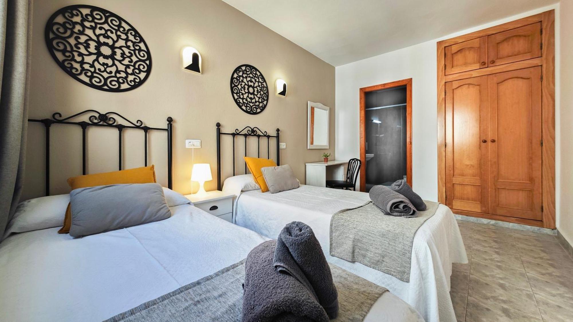 Hostal Dinamarca San Antonio  Kültér fotó