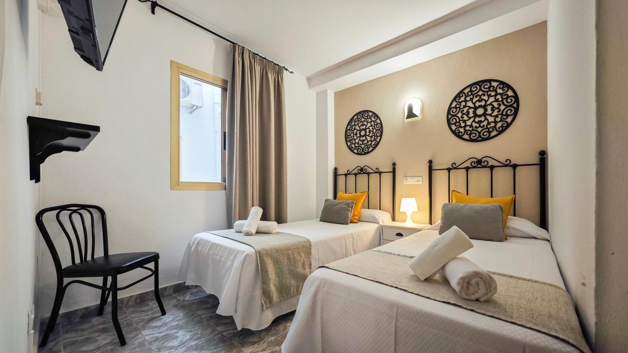 Hostal Dinamarca San Antonio  Kültér fotó