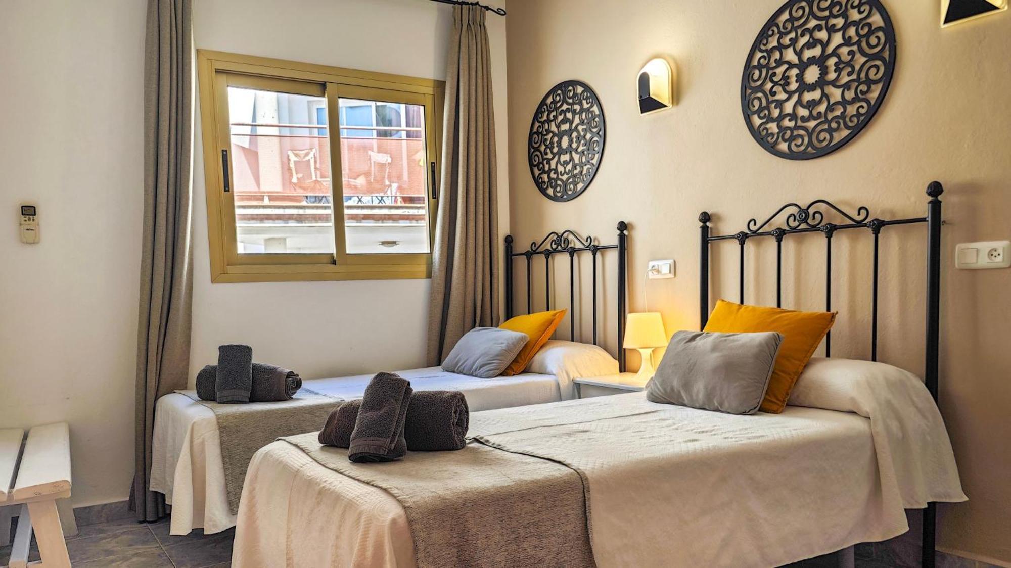 Hostal Dinamarca San Antonio  Kültér fotó
