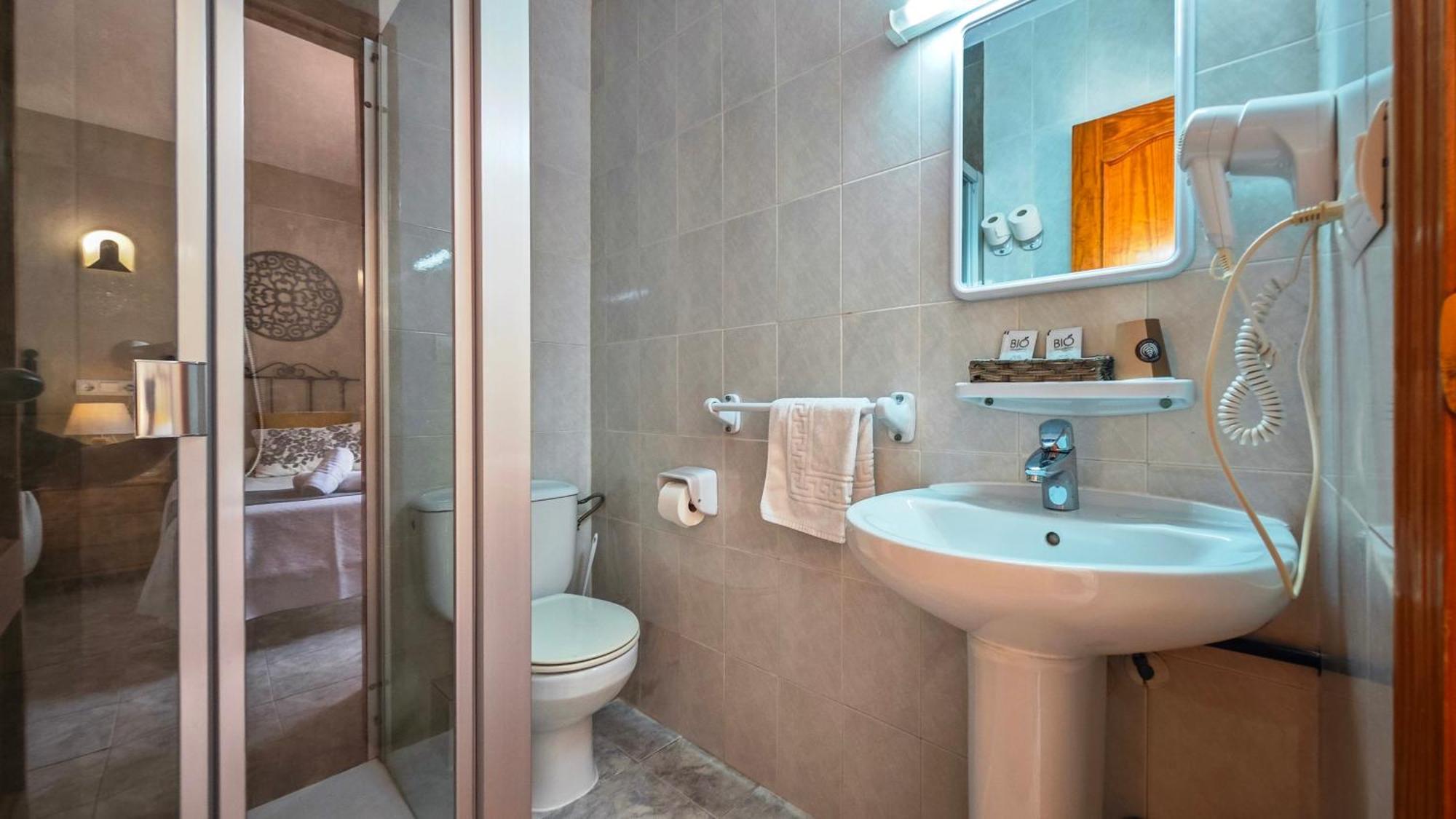 Hostal Dinamarca San Antonio  Kültér fotó