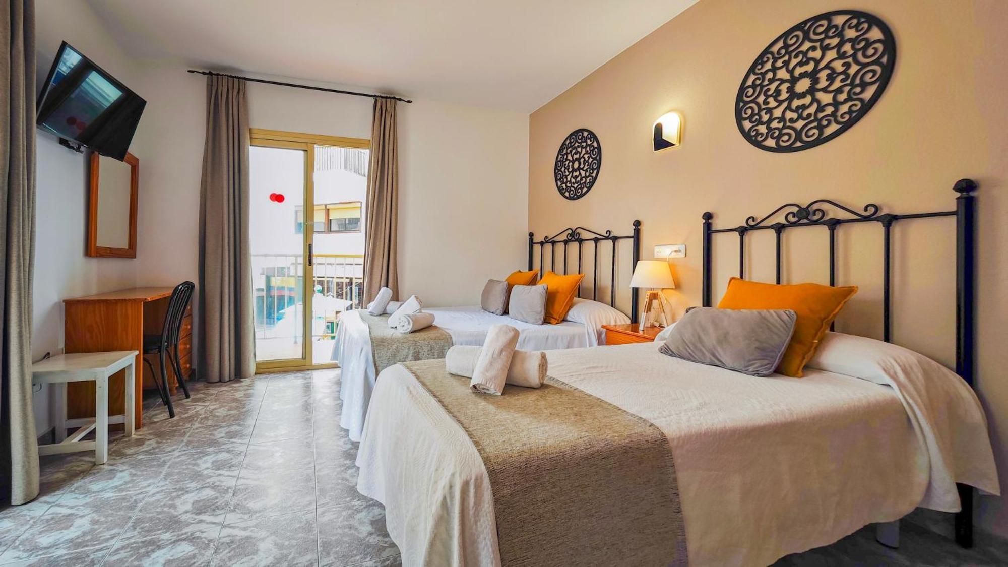 Hostal Dinamarca San Antonio  Kültér fotó