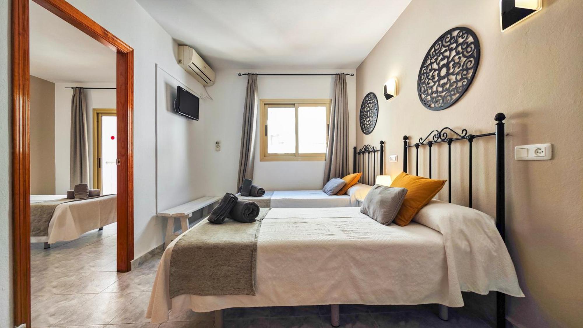 Hostal Dinamarca San Antonio  Kültér fotó