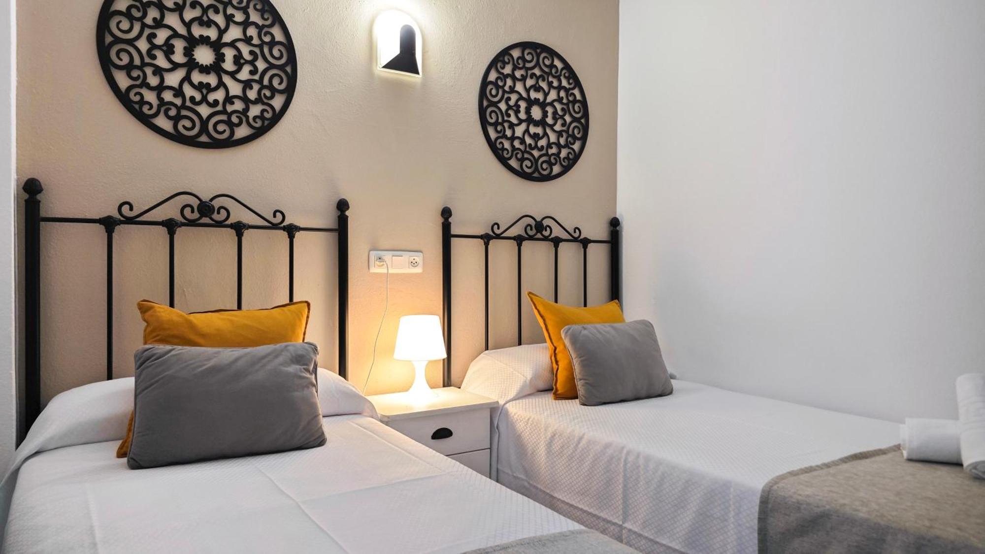 Hostal Dinamarca San Antonio  Kültér fotó