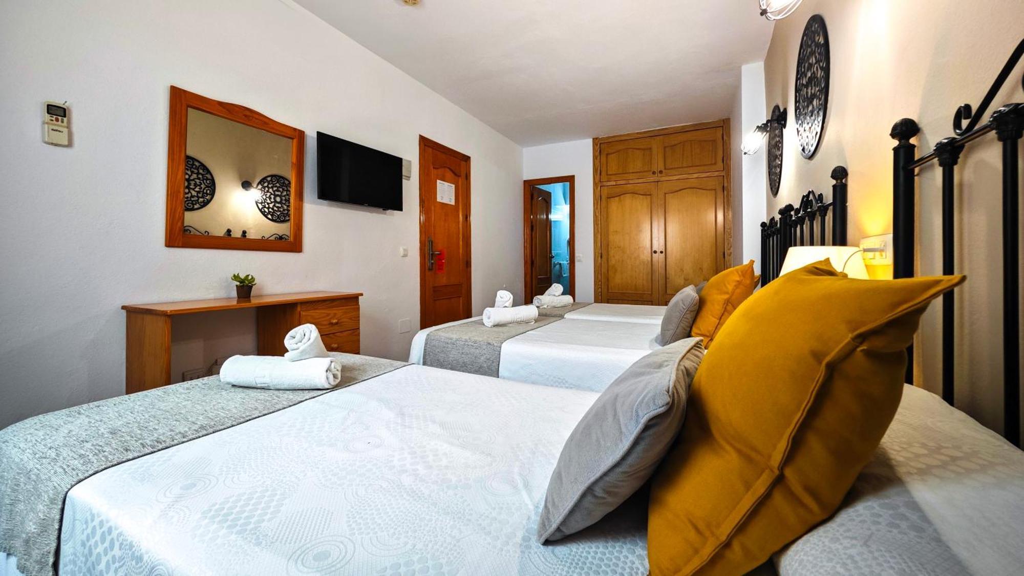 Hostal Dinamarca San Antonio  Kültér fotó