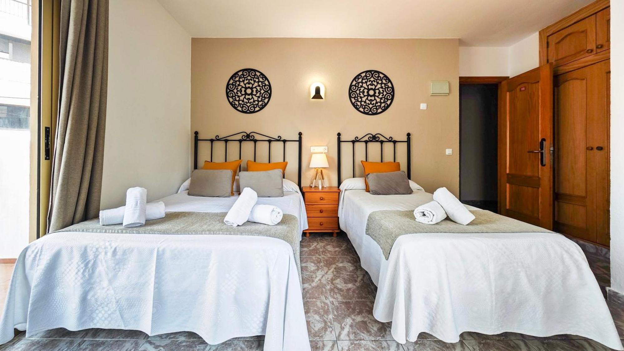 Hostal Dinamarca San Antonio  Kültér fotó